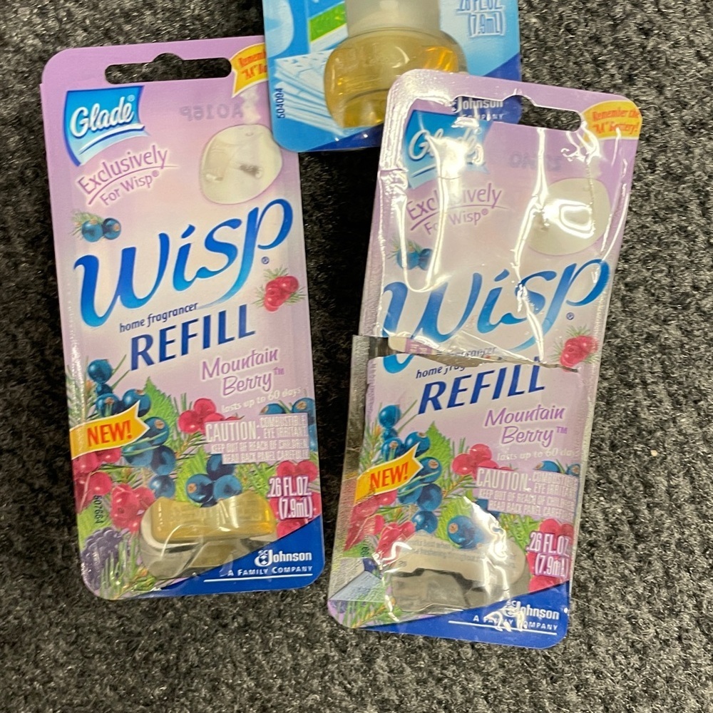 Glade Wisp Refills Clean Linen and Mountain Berry Discontinued HTF 2005 3 total - Picture 2 of 5